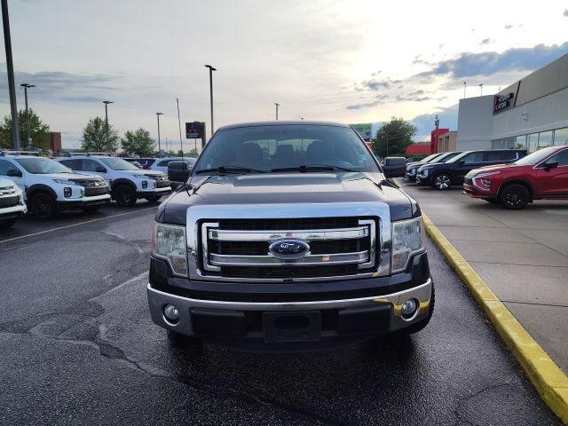 Used 2014 Black Ford XLT image 2