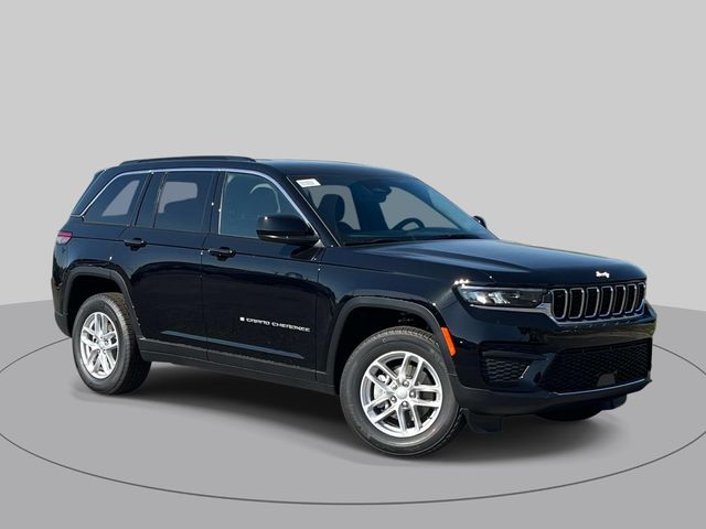 Diamond Black Crystal Pearlcoat 2026 Jeep Grand Cherokee SUV / Crossover Four-Wheel Drive 8-Speed Automatic