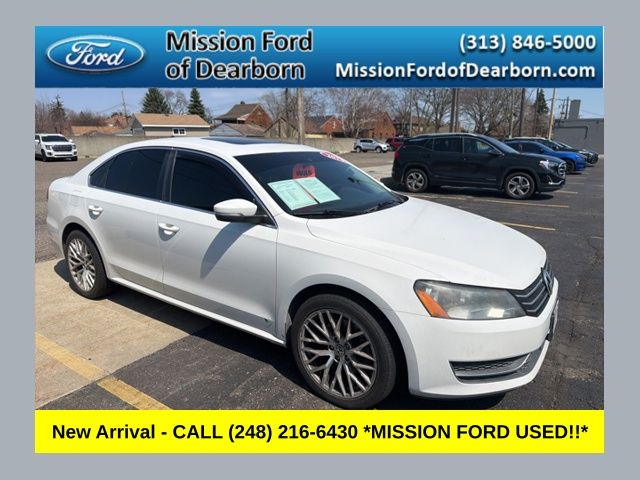 Candy White 2014 Volkswagen Passat SE 1.8 Sedan Front-Wheel Drive 6-Speed Automatic