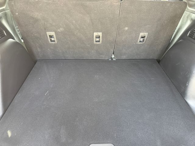 Used 2022 White Ford SE image 11