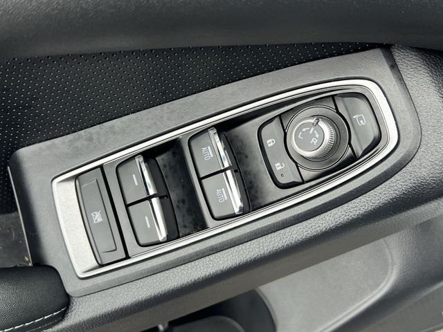 Used 2025 Silver Subaru Limited image 33