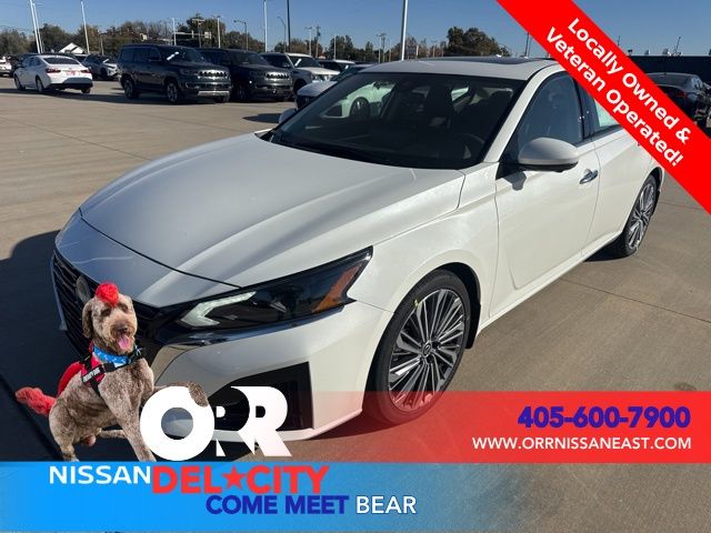 Pearl White 2025 Nissan Altima Sedan Front-Wheel Drive Continuously Variable Transmission