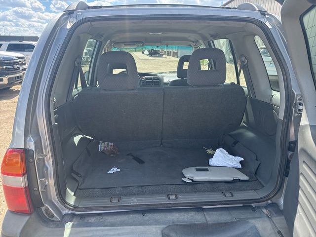 2002 Silver Metallic Chevrolet Tracker Base 4X4 SUV
