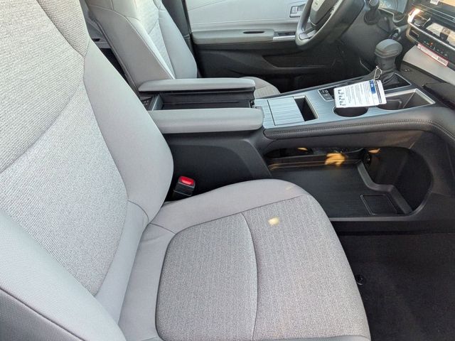 2026 Toyota Sienna LE - Photo 30