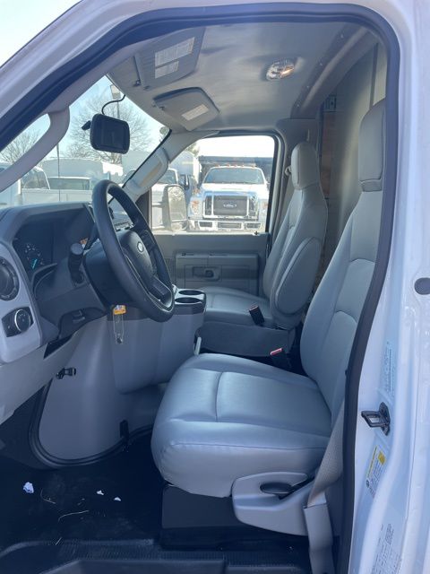 2025 Ford E-Series E-350 SD