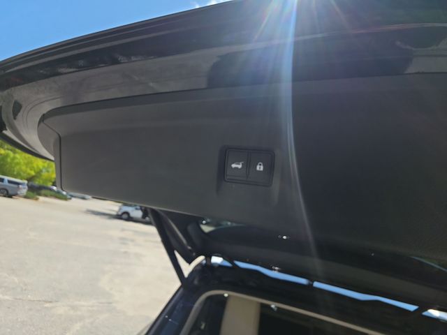 Used 2022 Black INFINITI LUXE image 26