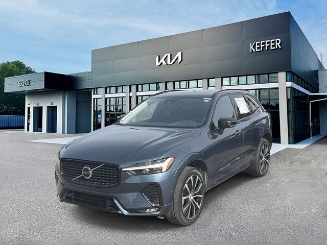 2023 Volvo XC60 B5 Plus Dark Theme