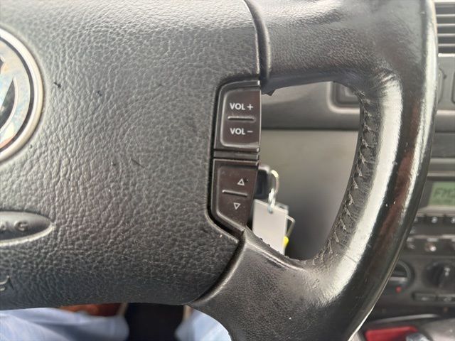 Used 2002 Blue Volkswagen GLS image 17