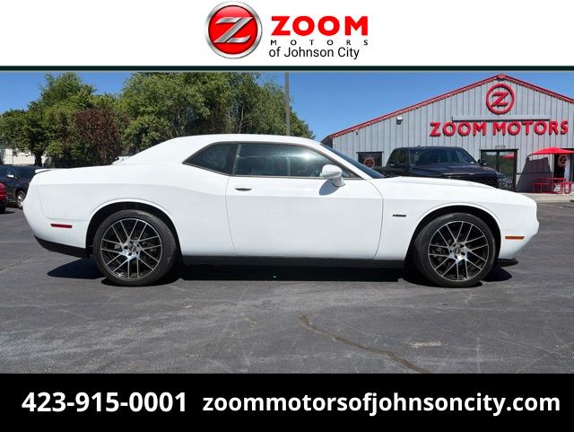 Bright White Clearcoat 2016 Dodge Challenger Coupe Rear-Wheel Drive 8-Speed Automatic
