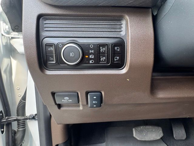 Used 2025 White Ford King Ranch image 23