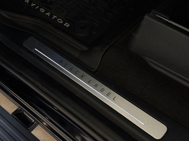 Used 2025 Lincoln Navigator SUV