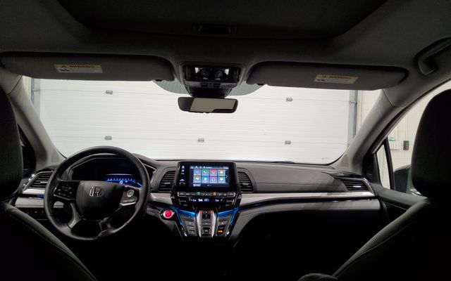 Used 2023 White Honda Touring image 29