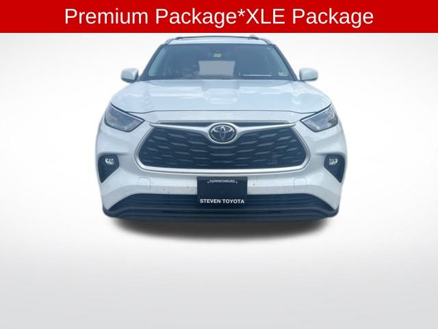 Used 2022 Toyota Highlander XLE with VIN 5TDGZRBH2NS576429 for sale in Harrisonburg, VA