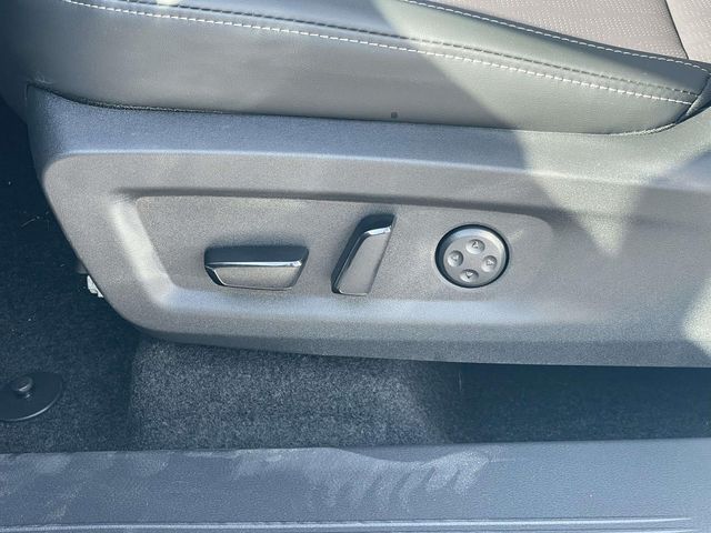 New 2026 White Nissan Platinum image 18