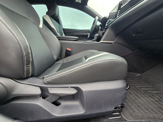 2025 Toyota Camry SE:169133B