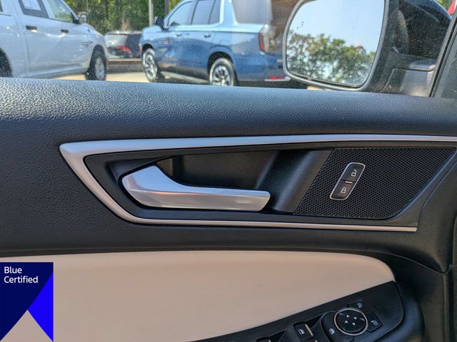Used 2022 Black Ford SEL image 12