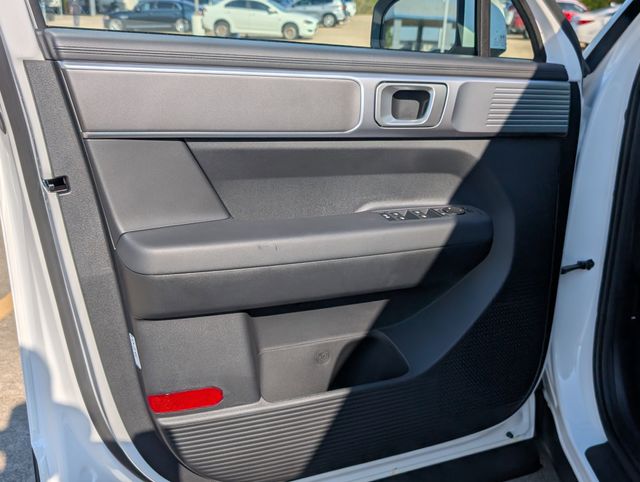 New 2026 White Hyundai SE image 10