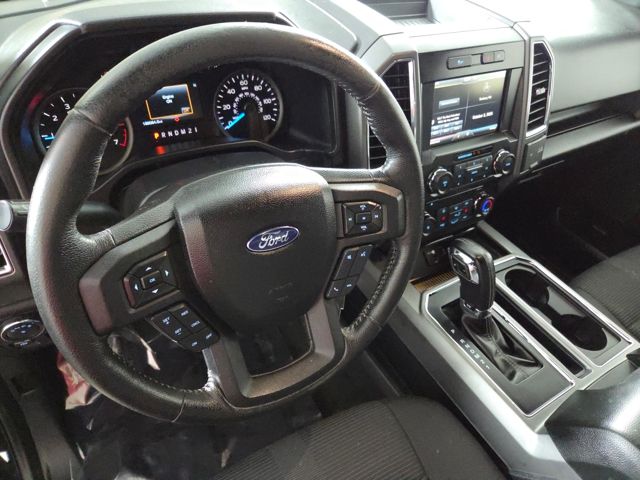 2015 Ford F-150 XLT photo 12