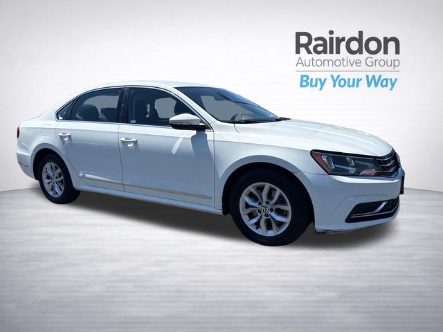 Pure White 2016 Volkswagen Passat Sedan Front-Wheel Drive 6-Speed Automatic