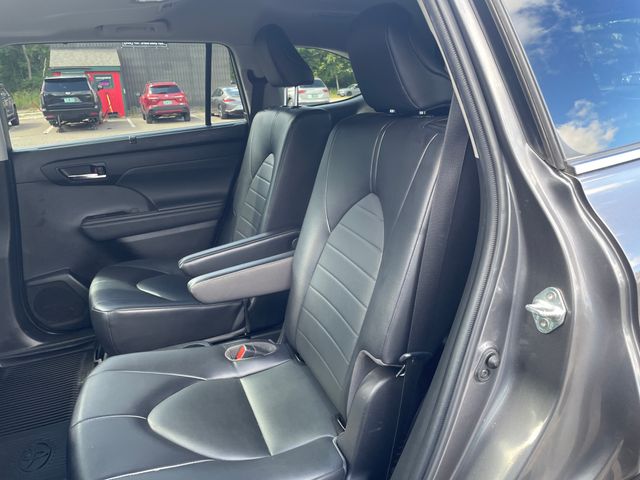 Used 2022 Toyota Highlander Hybrid SUV