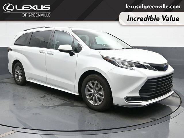 2022 Toyota Sienna XLE 7-Passenger FWD