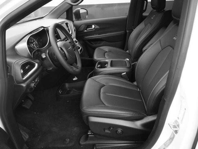 2026 Chrysler Pacifica Select - 9