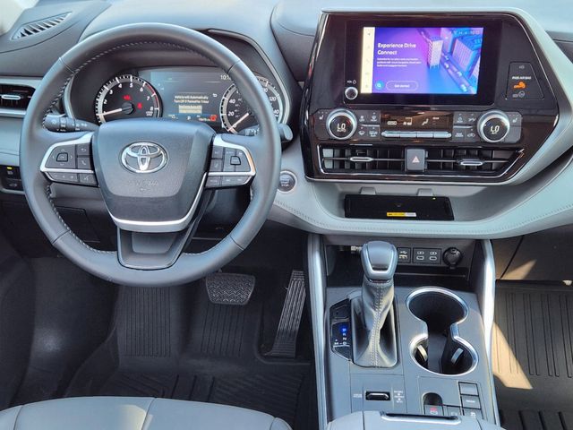 2024 Toyota Highlander XLE 30