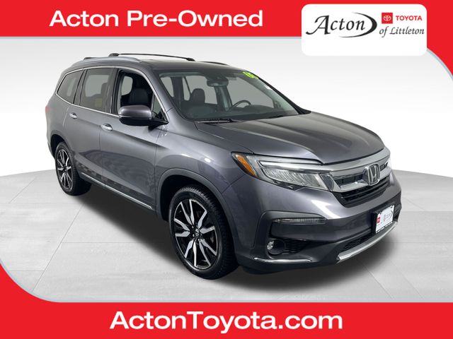 2019 Honda Pilot Touring AWD with Rear Captain's Chairs