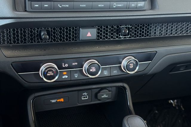 2024 Honda CR-V LX - Photo 25