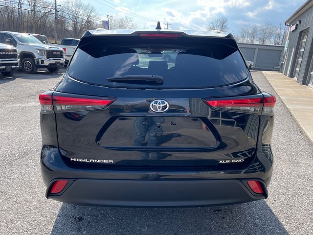 2023 Toyota Highlander XLE - Midnight Black Metallic exterior view 6