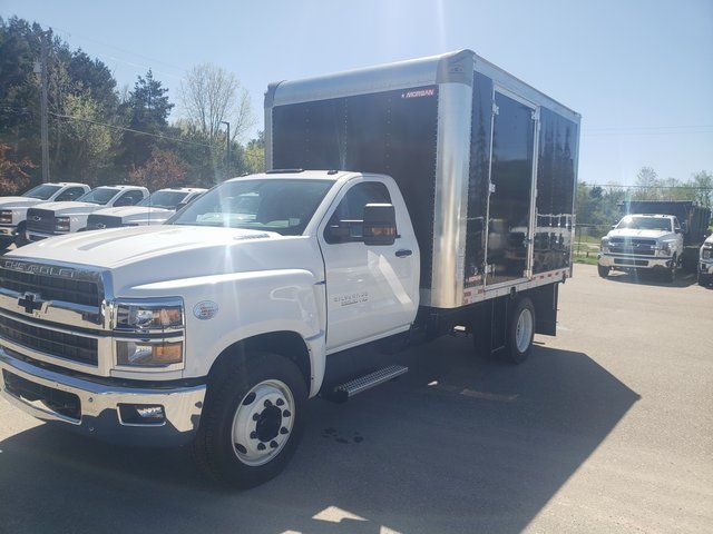 2024 Chevrolet Silverado 5500 Regular Cab DRW RWD Morgan Truck Body Box Truck for sale #RH675217 - photo 5
