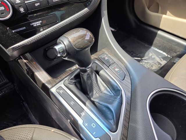 Used 2015 White Kia EX image 19