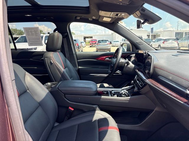 Used 2024 Chevrolet Traverse SUV