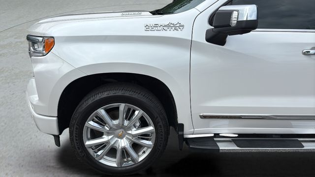 Used 2022 Beige Chevrolet High Country image 36