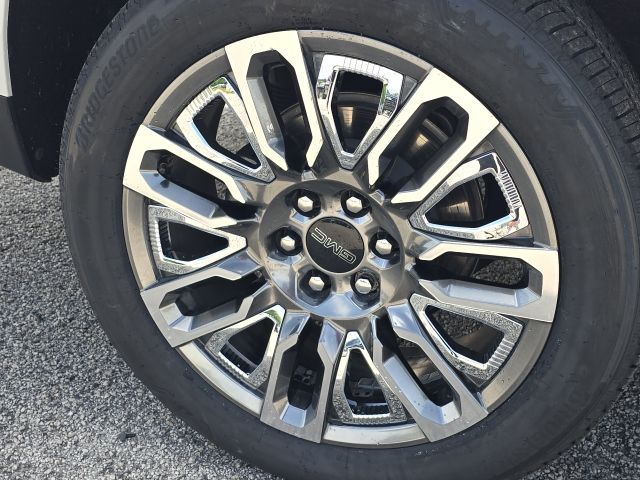 2023 GMC Yukon Denali Ultimate:C02667