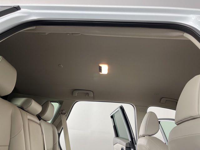 2025 Everest White Pearl Nissan Rogue SL FWD SUV