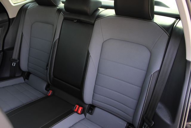 Used 2025 Black Volkswagen 1.5T SE image 22