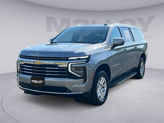 Sterling Gray Metallic 2026 Chevrolet Suburban SUV / Crossover Four-Wheel Drive