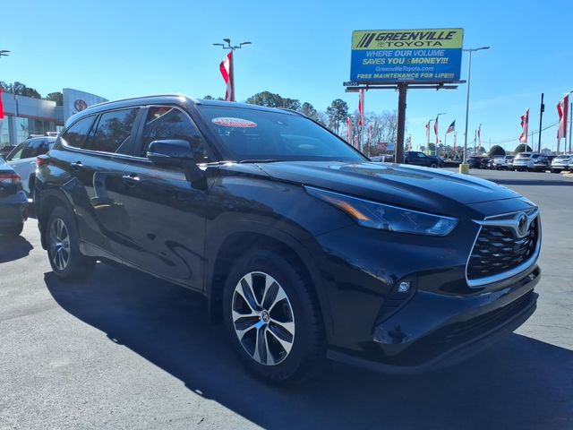 2023 Toyota Highlander XLE FWD