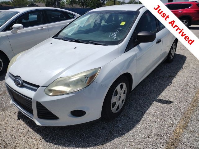 Oxford White 2014 Ford Focus S Sedan Front-Wheel Drive 6-Speed Automatic