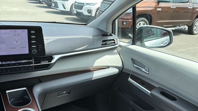 Used 2024 Toyota Sienna Van
