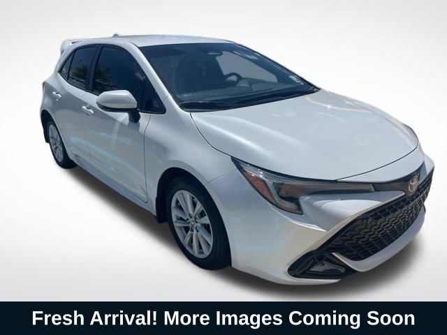 White (Wind Chill Pearl) 2023 Toyota Corolla Hatchback SE FWD Hatchback Front-Wheel Drive Continuously Variable Transmission