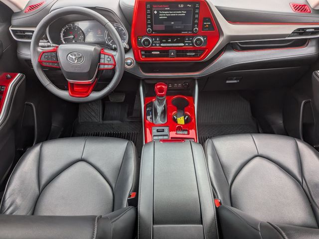 2022 Toyota Highlander - Image 28