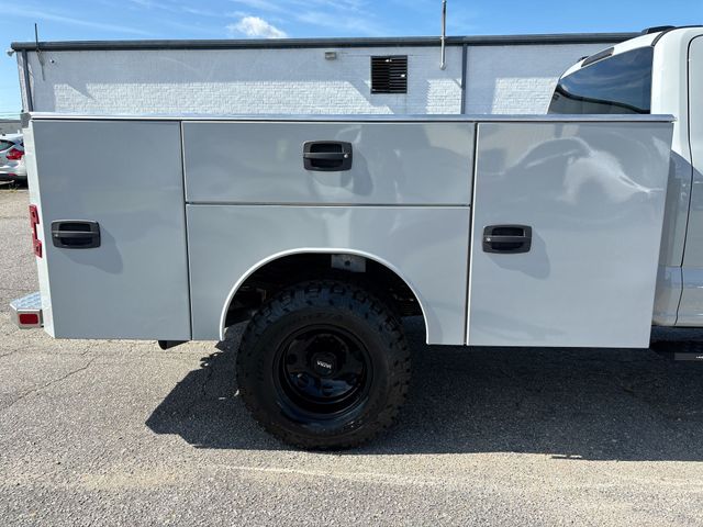 New 2025 Avalanche Ford F-350® XLT image 11