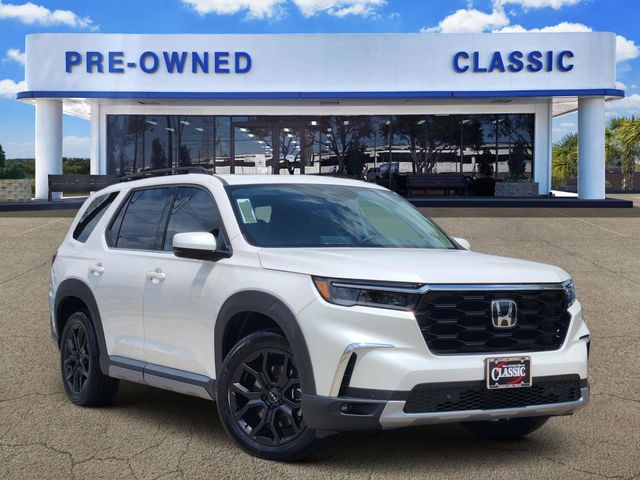 2025 Honda Pilot Touring  at Community Honda