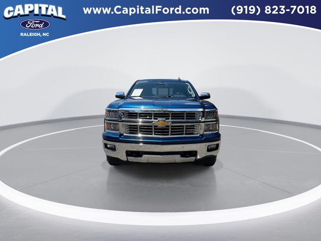 Used 2015 Deep Ocean Blue Metallic Chevrolet LTZ image 3