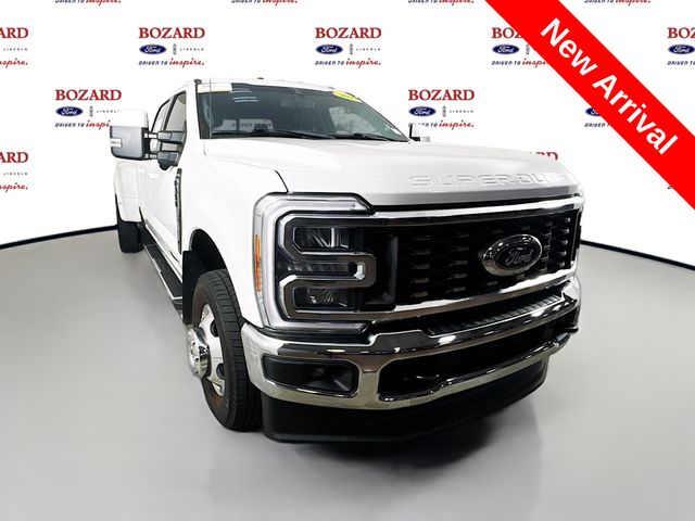2023 White Metallic Ford F-350SD Lariat Truck