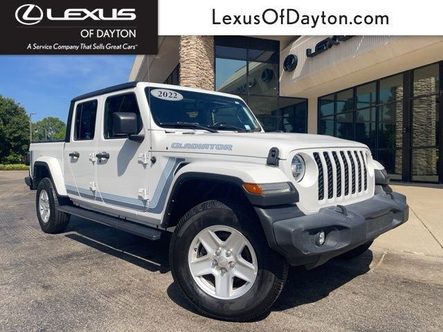 Bright White Clearcoat 2022 Jeep Gladiator Pickup Truck Four-Wheel Drive 6-Speed Manual