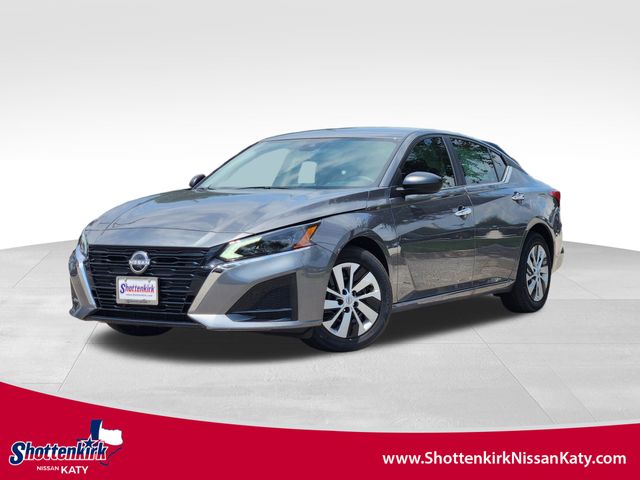 2025 Nissan Altima S's photo