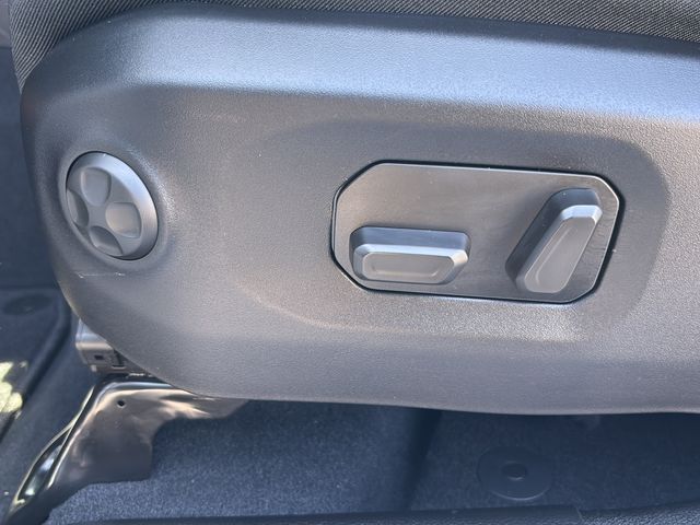 2025 Jeep Wrangler 4-Door Sahara - Photo 19